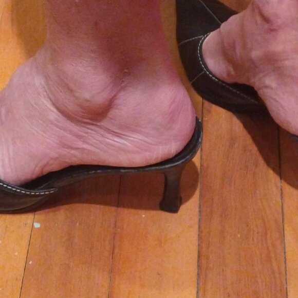 Nine West black mules white stitching - Picture 3 of 4